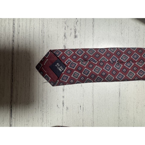Stafford Men's‎ Silk Geometric Neck Tie Burgundy Red Multi 4 1/8" x 59" - Picture 4 of 6